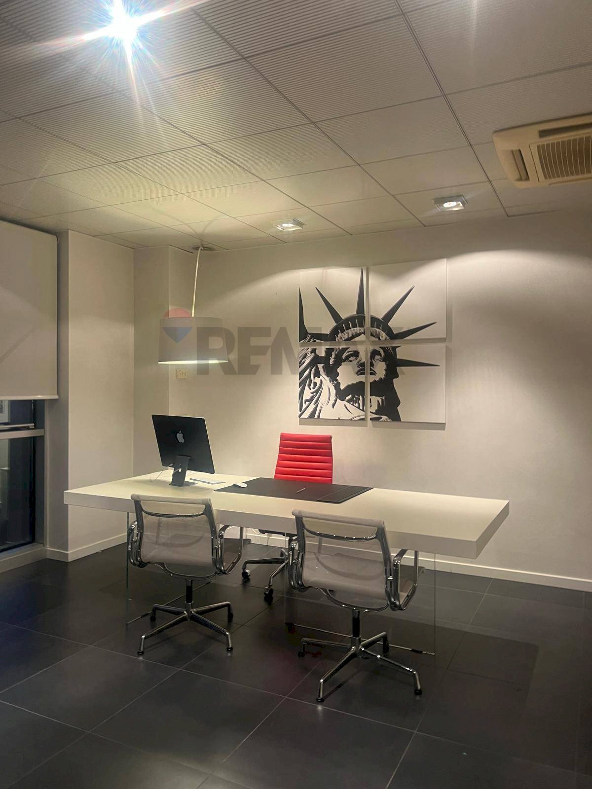 Ufficio - Office via Strasburgo
 
18/a, Parma - photo 1