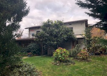 Giardino - Casa indipendente localita' marzocco di brunelli
 
48, Borgo Val di Taro - foto 1