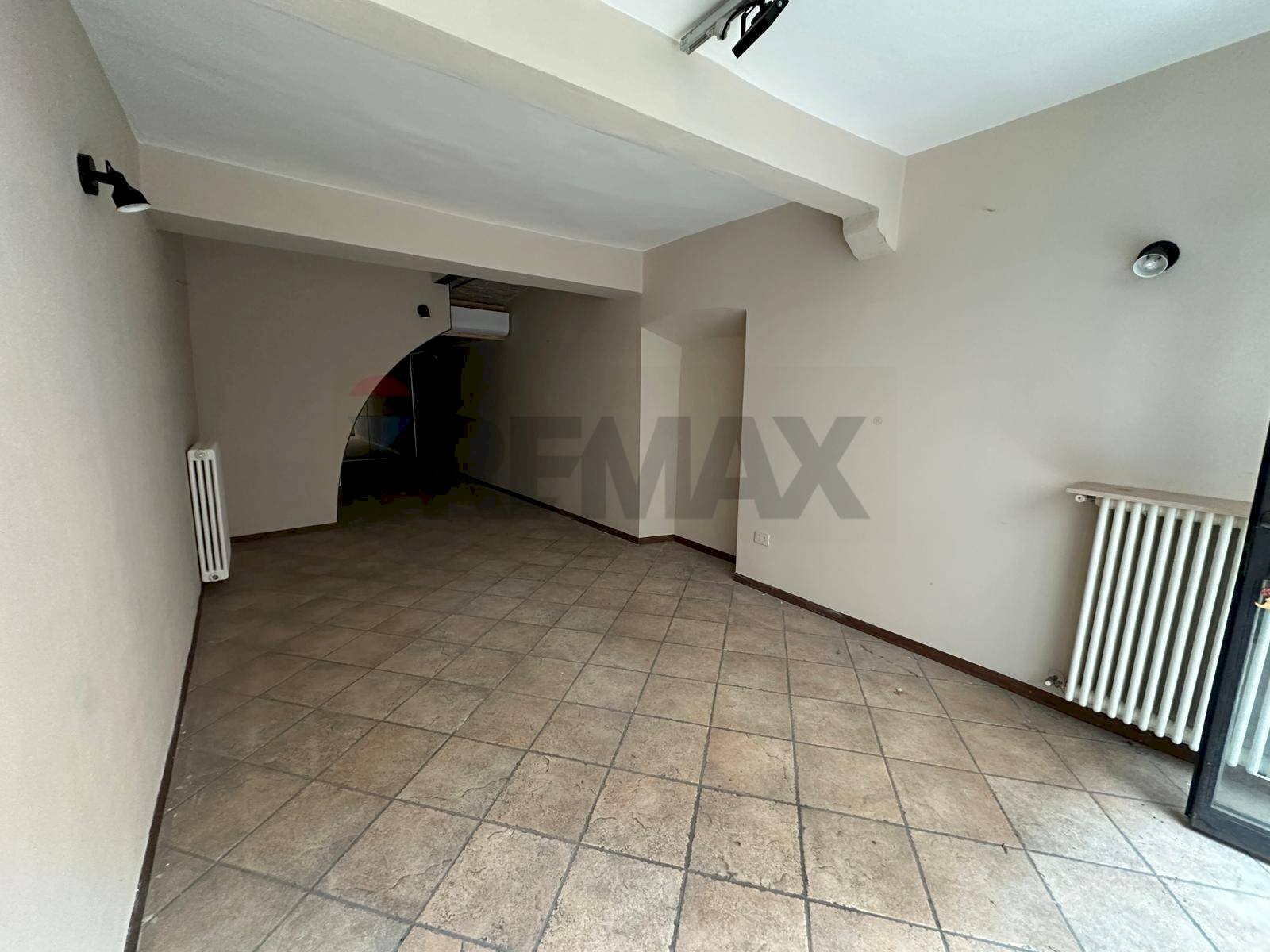 Stanza vuota - Shop Via Bixio
 
87, Parma - photo 3