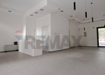 Stanza vuota - Locale Commerciale via Triulziana
 
16, San Donato Milanese - foto 5