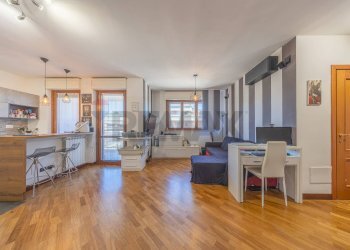 Sala da pranzo - Two-room apartment Piazza Leon Battista Alberti, Fiumicino - photo 19