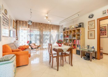 Sala da pranzo - Quadrilocale Via Vincenzo Petra, Roma - foto 2