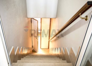 Scale - Semi-detached house Via San Filippo
 
33, Benevento - photo 19