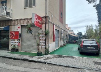 Edificio all\'aperto - Commercial Premises VIA NUOVA CALORE
17, Benevento - photo 2