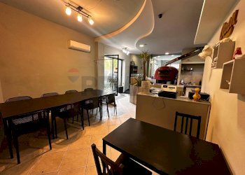 Sala da pranzo - Commercial Premises VIA NUOVA CALORE
17, Benevento - photo 21