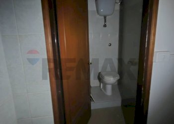 Bagno - Locale Commerciale Grottaminarda - foto 3