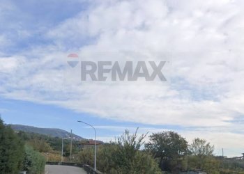 Edificio all\'aperto - Terreno edificabile Localita' Santa Lucia
 
snc, Guardia Sanframondi - foto 4