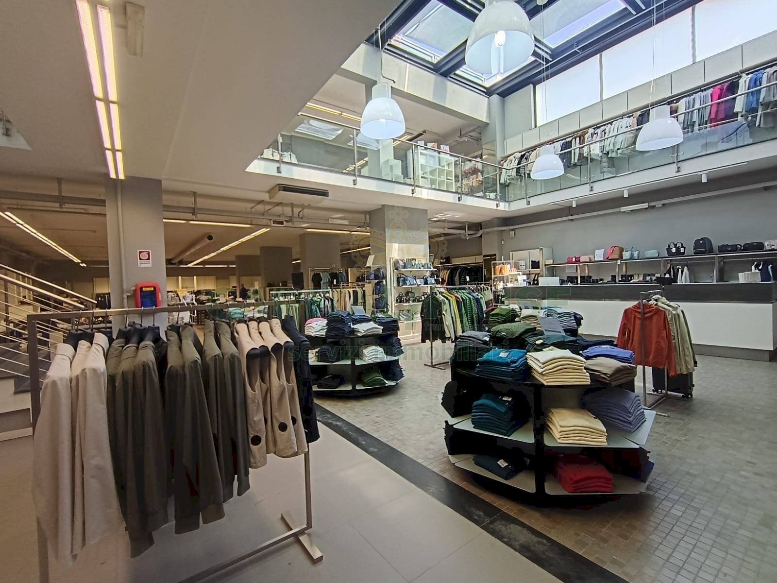 Foto 2 - Locale Commerciale Via Nazionale Appia, Casapulla - foto 2