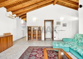 Sala da pranzo - Casa indipendente VIA ZAROLI
 
75, Legnano - foto 7