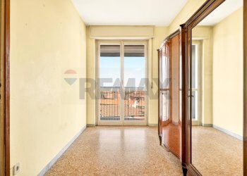 Stanza vuota - Quadrilocale VIALE GIOTTO
 
13, Busto Arsizio - foto 17