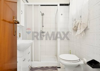 Bagno - Casa semi indipendente VIA CHIARI
6, Busto Arsizio - foto 5