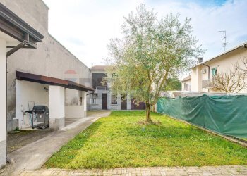 Giardino - Casa semi indipendente via Giuseppe Restelli
16, Olgiate Olona - foto 1