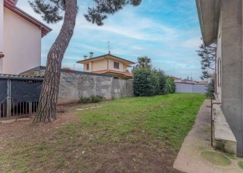 Giardino - Semi-detached house Via Monte Nero
 
18, Canegrate - photo 5