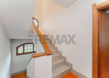 Scale - Semi-detached house Via Monte Nero
 
18, Canegrate - photo 16