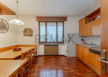 Cucina - Semi-detached house Via Monte Nero
 
18, Canegrate - photo 17