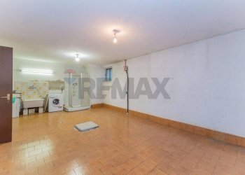 Lavanderia/Locale tecnico - Semi-detached house Via Monte Nero
 
18, Canegrate - photo 27