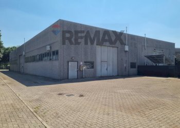 Edificio all\'aperto - Shed via toniolo
 
11, Busto Arsizio - photo 1