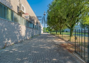 Edificio all\'aperto - Shed via toniolo
11, Busto Arsizio - photo 5