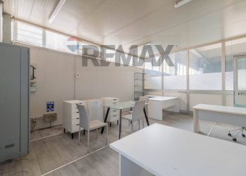 Ufficio - Shed via toniolo
11, Busto Arsizio - photo 10