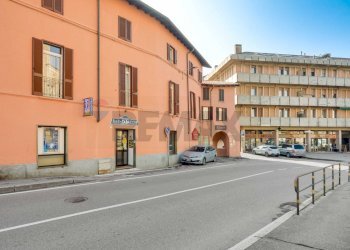 Edificio all\'aperto - Attività Commerciale piazza Biroldi
 
7, Varese - foto 15