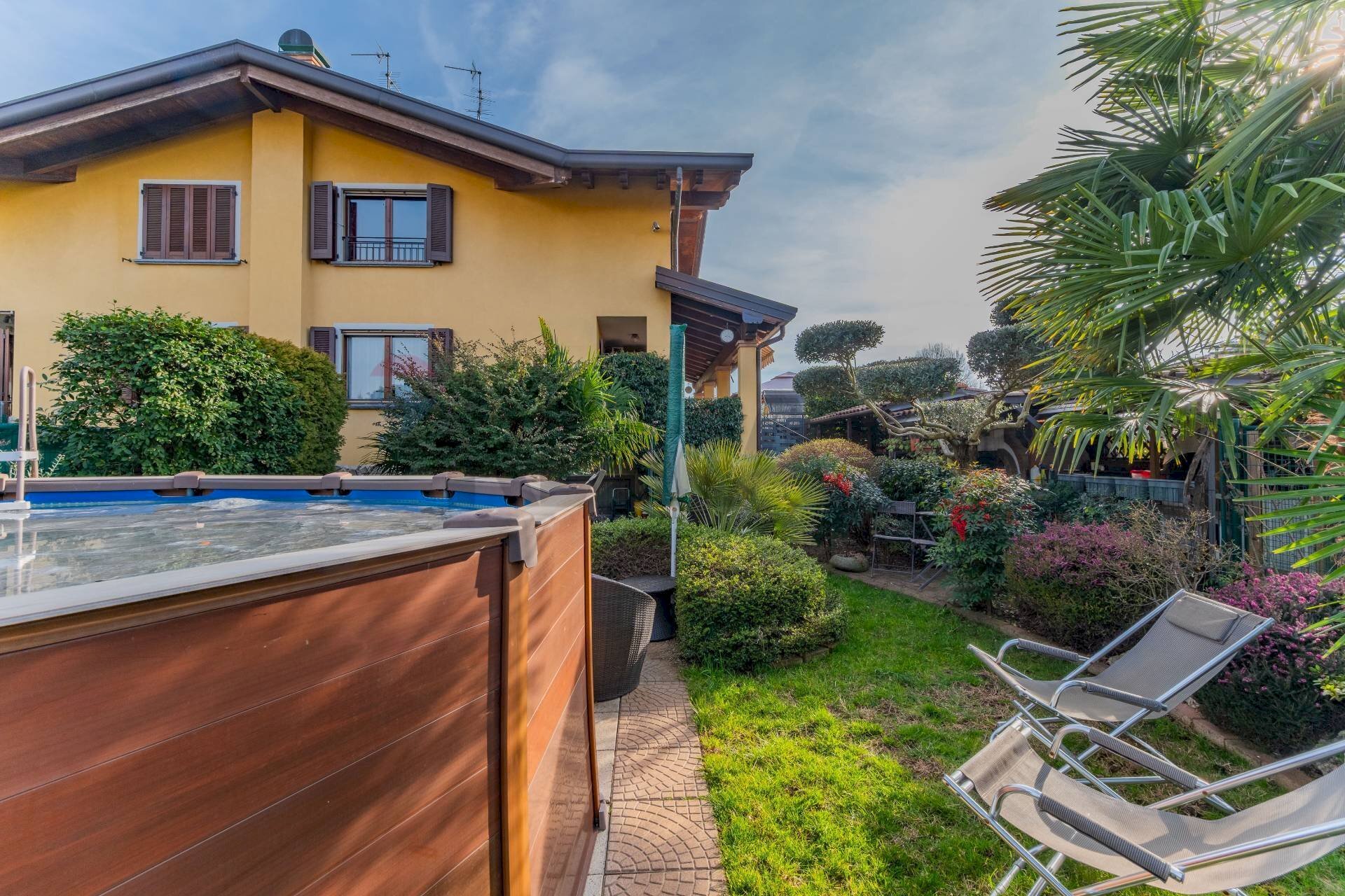 Giardino - Villa VIA KENNEDY
 
1, Fagnano Olona - foto 3