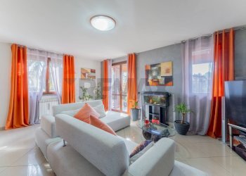 Soggiorno - Villa VIA KENNEDY
 
1, Fagnano Olona - foto 9