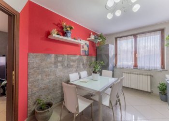 Sala da pranzo - Villa VIA KENNEDY
 
1, Fagnano Olona - foto 12