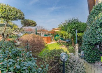 Giardino - Villa VIA KENNEDY
 
1, Fagnano Olona - foto 43