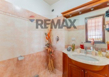 Bagno - Villa VIA KENNEDY
 
1, Fagnano Olona - photo 28