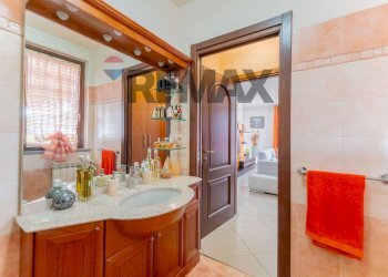 Bagno - Villa VIA KENNEDY
 
1, Fagnano Olona - photo 29
