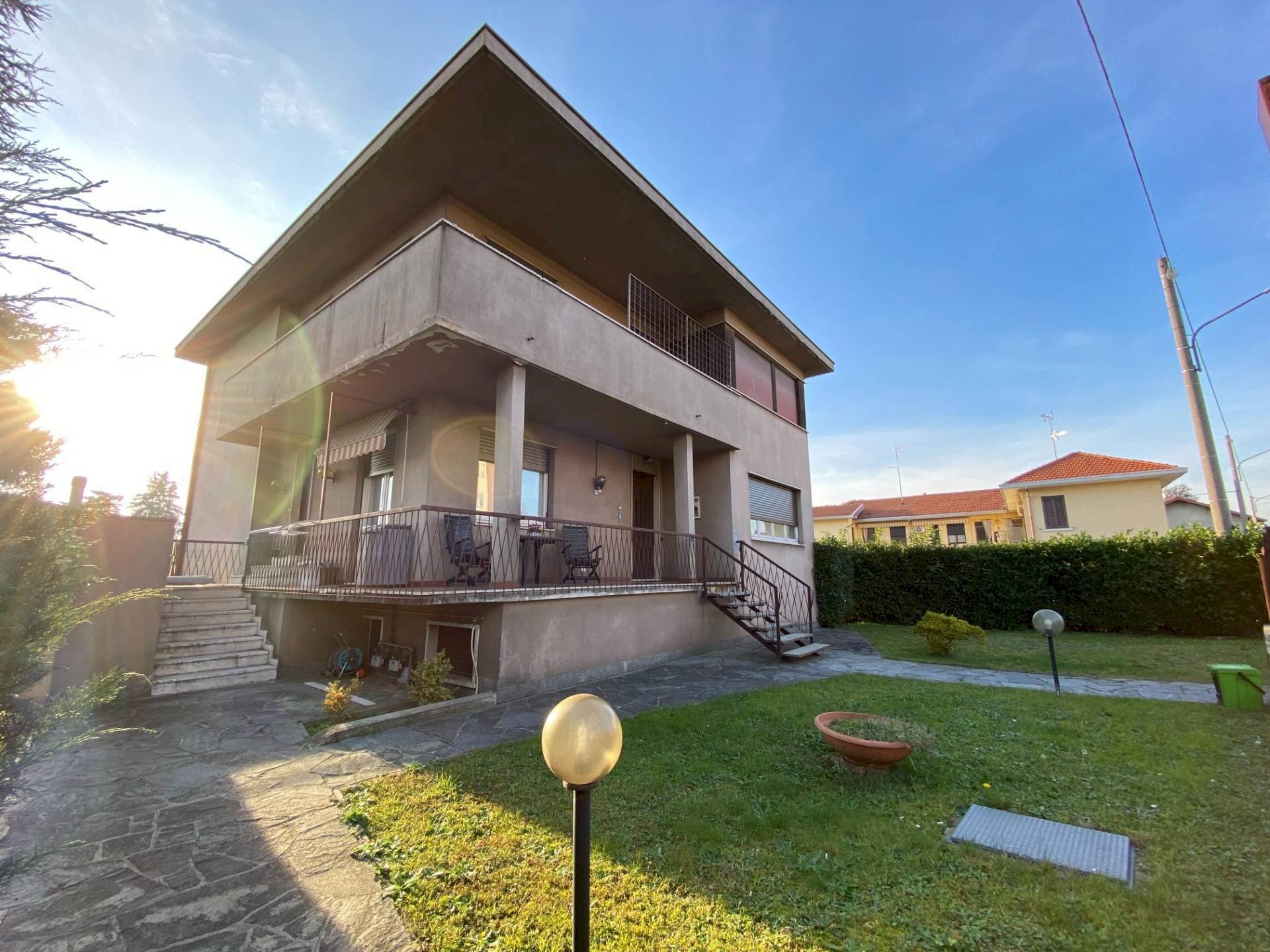 Foto 2 - Casa indipendente Via Olona
 
30, Gallarate - foto 2