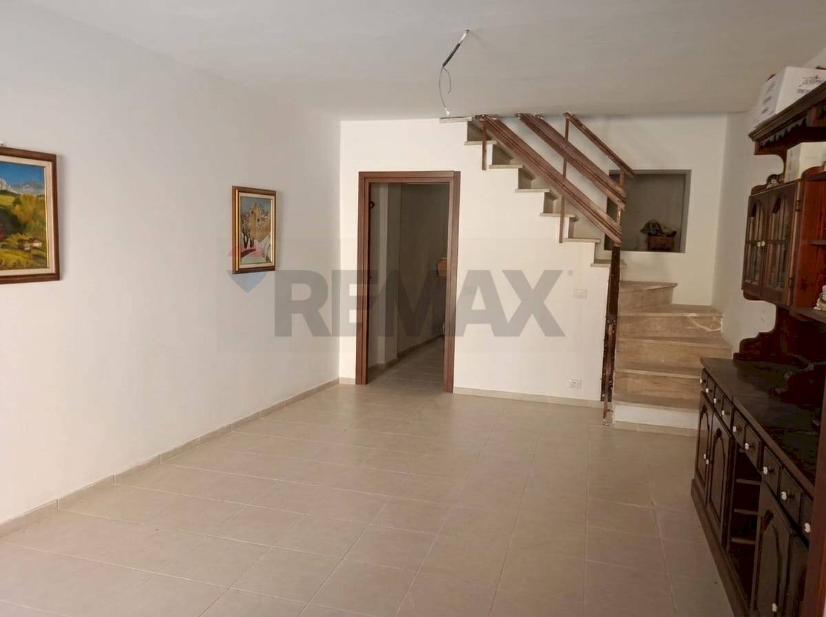 Stanza vuota - Apartment via Alessandro Manzoni, Montereale - photo 3