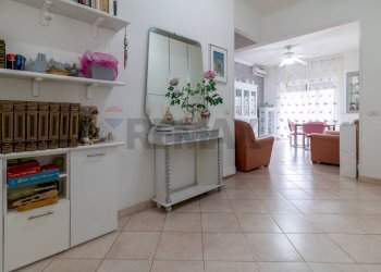 Cucina - Trilocale Via Salaparuta
 
42, Roma - foto 2