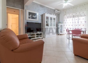 Sala da pranzo - Trilocale Via Salaparuta
 
42, Roma - foto 7