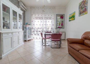 Sala da pranzo - Trilocale Via Salaparuta
 
42, Roma - foto 8