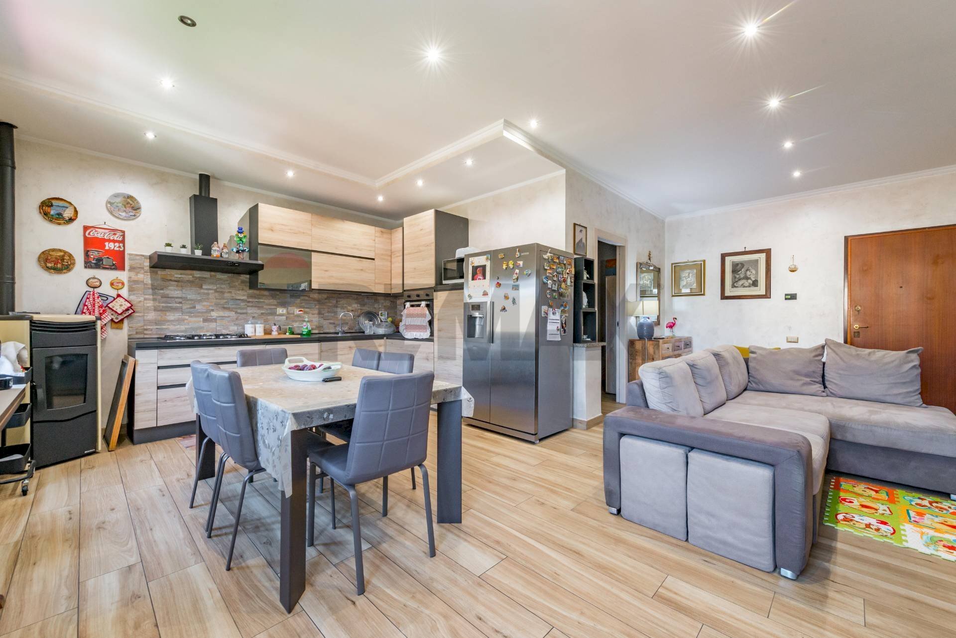 Sala da pranzo - Quadrilocale Via Antonio Banfi
 
52, Roma - foto 1