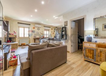 Soggiorno - Quadrilocale Via Antonio Banfi
 
52, Roma - foto 12