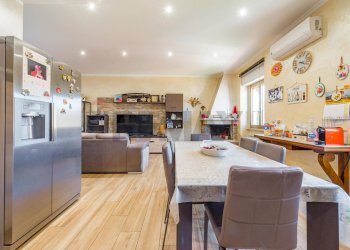 Sala da pranzo - Quadrilocale Via Antonio Banfi
 
52, Roma - foto 13