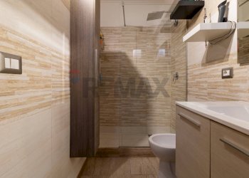 Bagno - Quadrilocale Via Antonio Banfi
 
52, Roma - foto 35