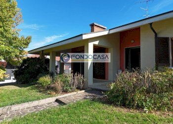 drone fronte casa - Villa Viale Croce Rossa, Castiglione delle Stiviere - foto 1