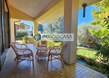 portico - Villa Viale Croce Rossa, Castiglione delle Stiviere - foto 14