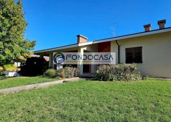 giardino fronte - Villa Viale Croce Rossa, Castiglione delle Stiviere - foto 15