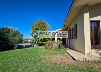 giardino fronte - Villa Viale Croce Rossa, Castiglione delle Stiviere - foto 50