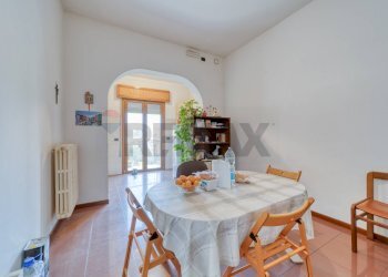 Sala da pranzo - Appartamento via Caponte
 
11, Borgo Veneto - foto 6
