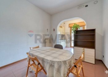 Sala da pranzo - Appartamento via Caponte
 
11, Borgo Veneto - foto 8