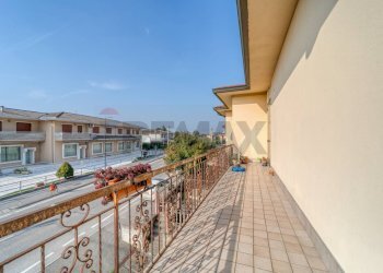 Balcone - Appartamento via Caponte
 
11, Borgo Veneto - foto 19