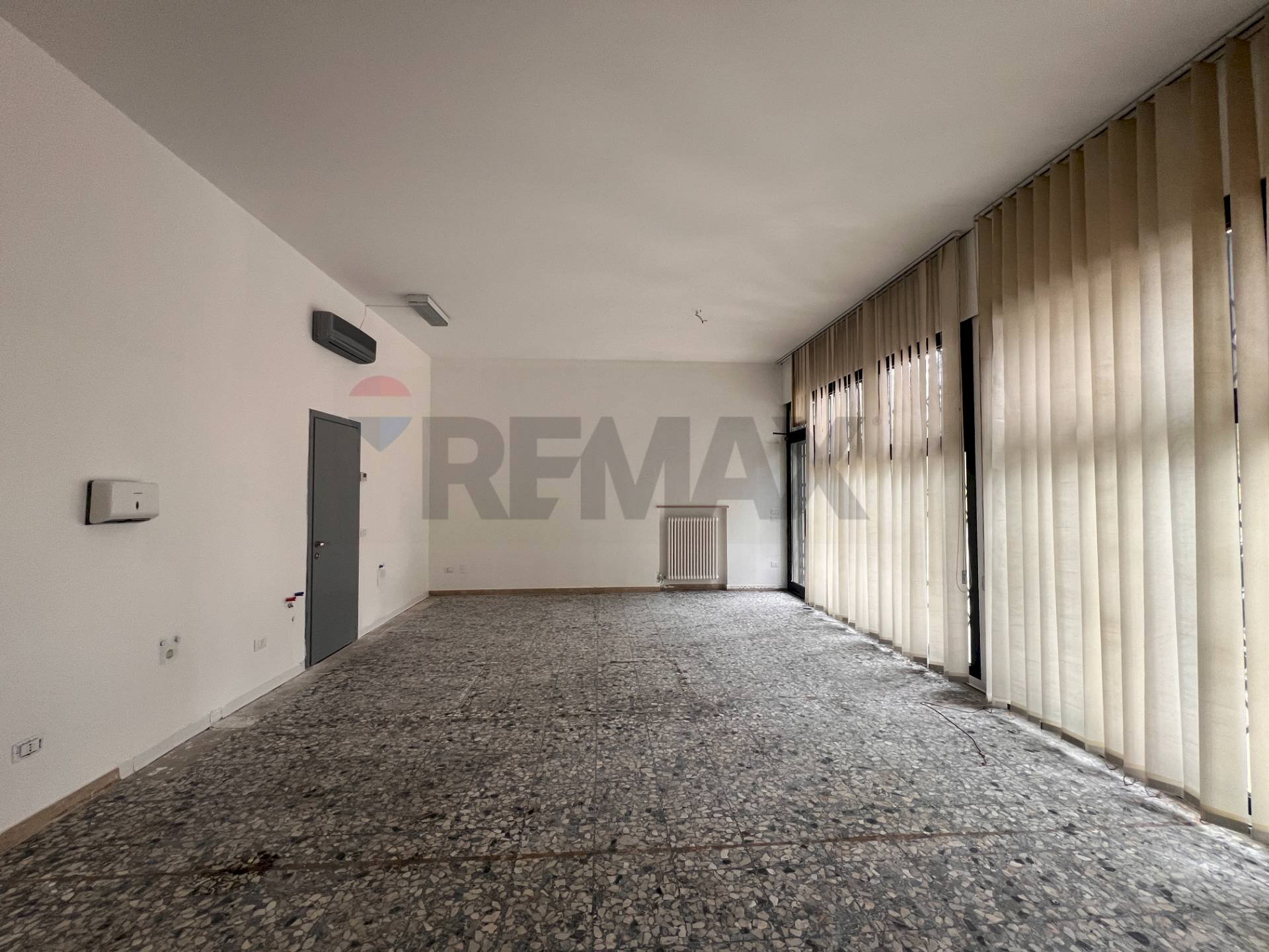 Stanza vuota - Negozio via luneo
14A, Spinea - foto 2