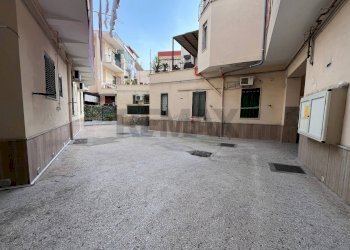 Edificio all\'aperto - Bilocale Via Napoli
 
141, Napoli - foto 6