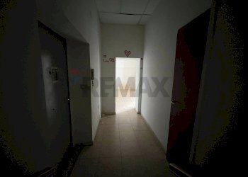 Hall / corridoio - Bilocale Via Napoli
 
141, Napoli - foto 8