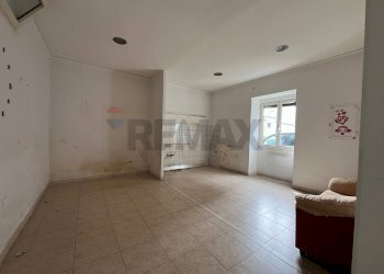 Stanza vuota - Bilocale Via Napoli
 
141, Napoli - foto 10